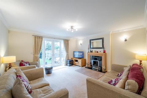 14 Dunsley Drive, Stourbridge, DY8 5RA