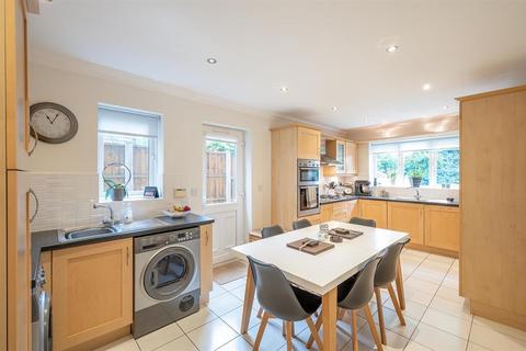 14 Dunsley Drive, Stourbridge, DY8 5RA