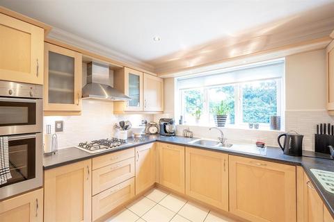 14 Dunsley Drive, Stourbridge, DY8 5RA