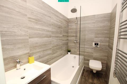 3 bedroom flat to rent, Gleneldon Road, London, SW16 2AY
