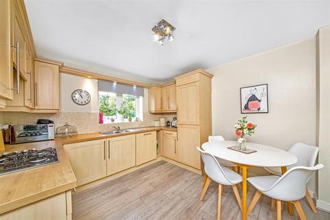 2 Acrewood Close, Leeds, LS17 8GJ