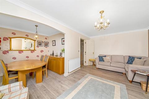 2 Acrewood Close, Leeds, LS17 8GJ