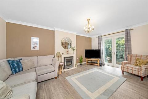2 Acrewood Close, Leeds, LS17 8GJ