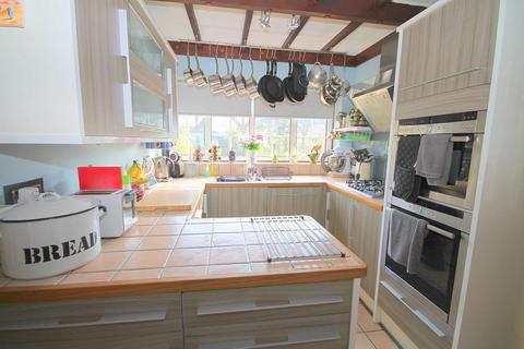 3 Monarch Close, Feltham, TW14 8BB