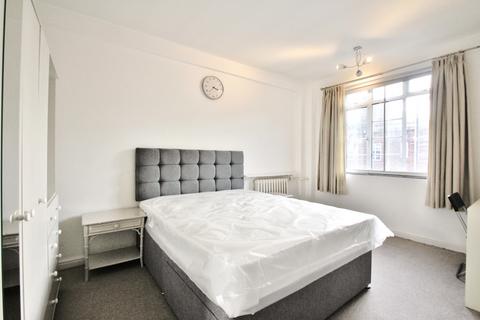 2 bedroom flat to rent, Latymer Court, Hammersmith Road, Hammersmith, W6