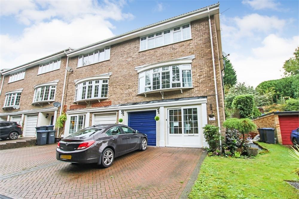 Garden Wood Road, East Grinstead, West Sussex 3 bed end of terrace