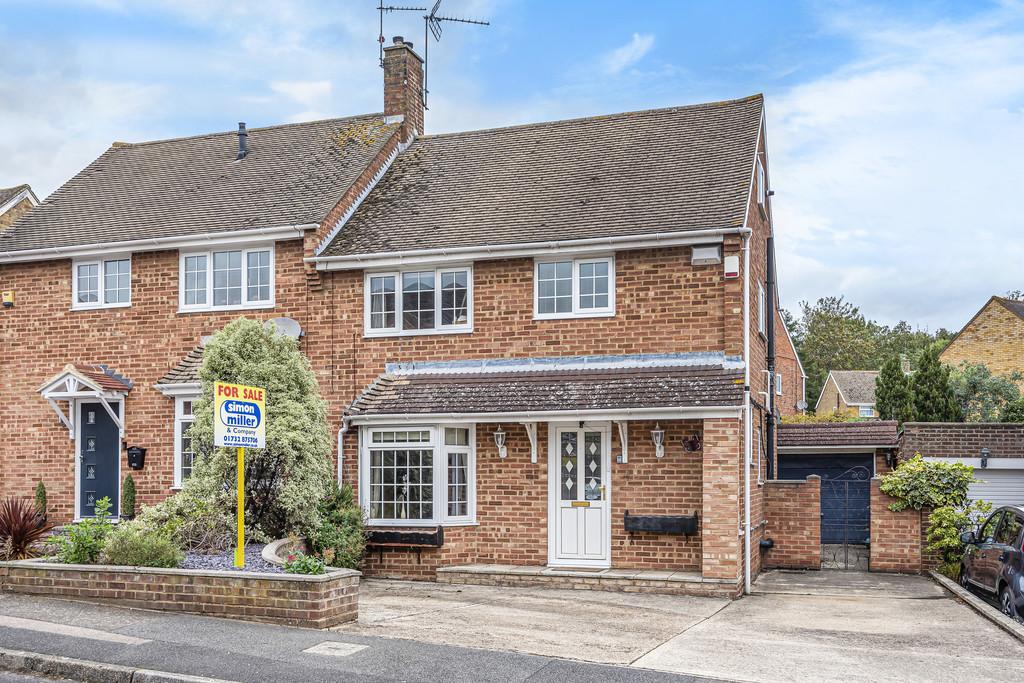 Oak Drive, Larkfield 3 bed semidetached house £350,000