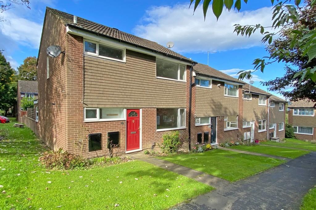 Norwich Drive, Harrogate 3 bed end of terrace house £180,000