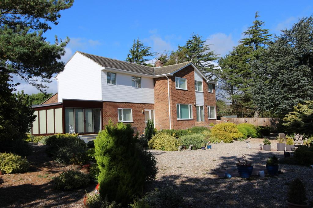 Hawksdown, Walmer 4 bed detached house for sale £875,000