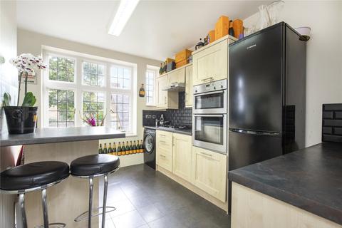 15 The Gateways, Richmond, TW9 2RB