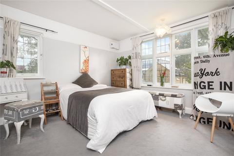15 The Gateways, Richmond, TW9 2RB