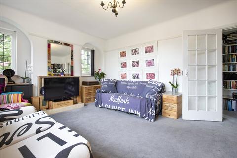15 The Gateways, Richmond, TW9 2RB