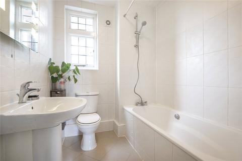 15 The Gateways, Richmond, TW9 2RB
