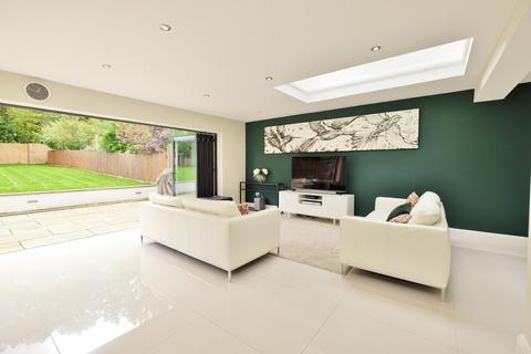 13 Spring Gardens, Orpington, BR6 6HJ