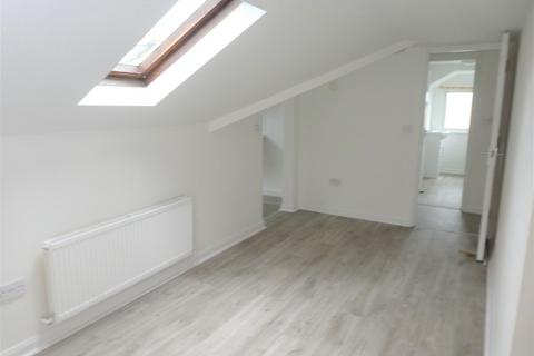 1 bedroom flat to rent, Ham Road, Selden
