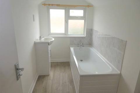 1 bedroom flat to rent, Ham Road, Selden