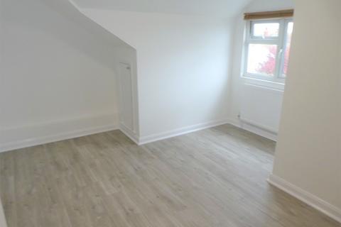 1 bedroom flat to rent, Ham Road, Selden