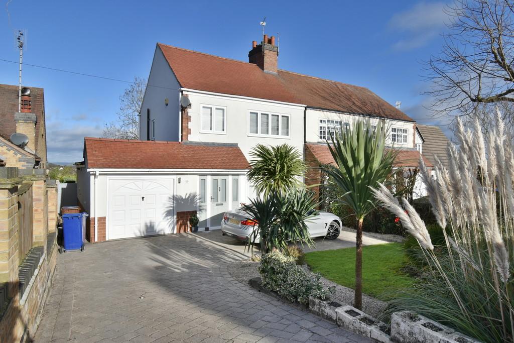 Field Lane, BurtononTrent 3 bed semidetached house £289,000