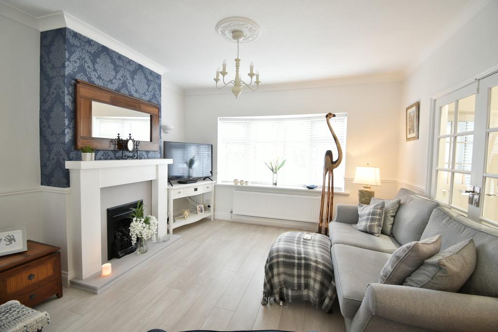 Field Lane, BurtononTrent 3 bed semidetached house £289,000