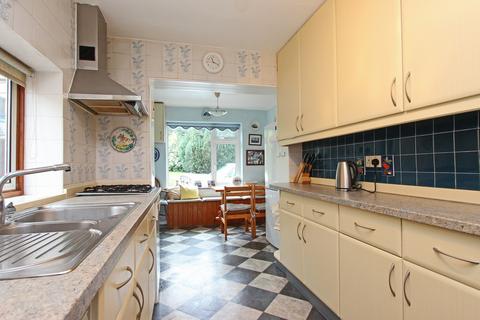 10 Highwold, Chipstead, Coulsdon, CR5 3LG