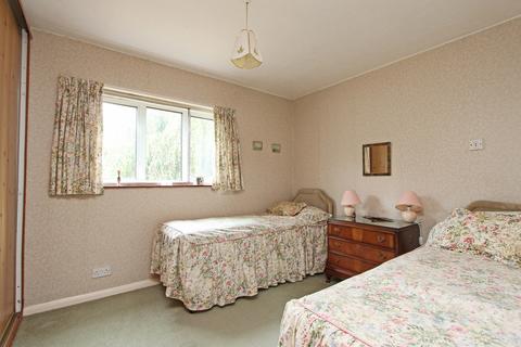 10 Highwold, Chipstead, Coulsdon, CR5 3LG