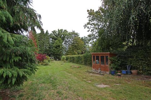 10 Highwold, Chipstead, Coulsdon, CR5 3LG