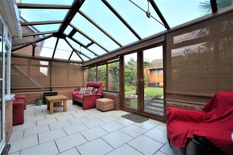 5 Silver Birch Drive, Uttoxeter, ST14 8UU