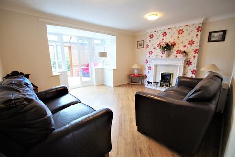 5 Silver Birch Drive, Uttoxeter, ST14 8UU