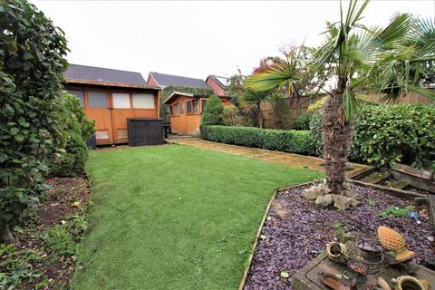 5 Silver Birch Drive, Uttoxeter, ST14 8UU