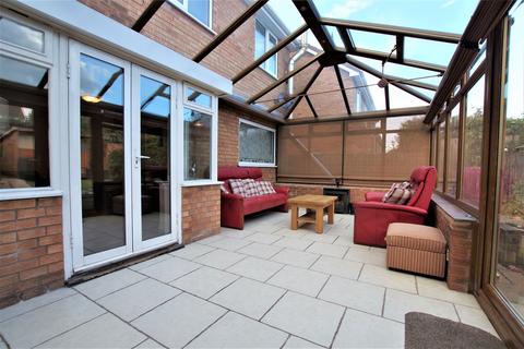 5 Silver Birch Drive, Uttoxeter, ST14 8UU