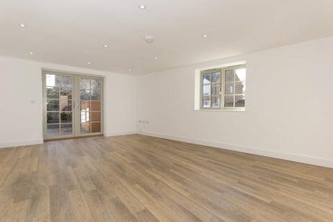 1 bedroom apartment to rent, High Street, Trumpington, Cambridge