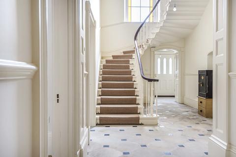 Mayfield House, 4 High Street, Rode, Frome, BA11 6NZ