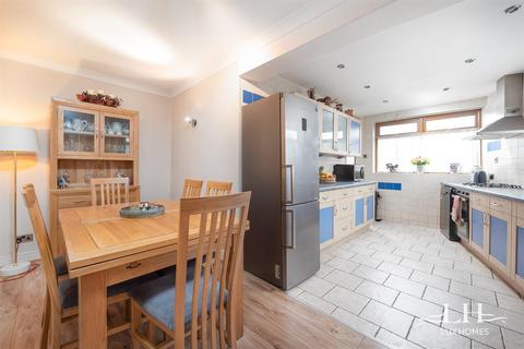 22 Birch Road, Romford, RM7 8EP