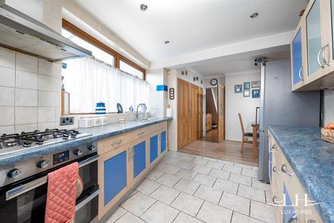 22 Birch Road, Romford, RM7 8EP