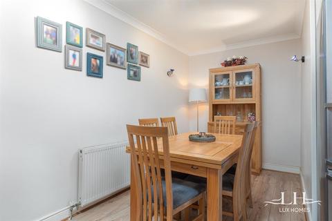 22 Birch Road, Romford, RM7 8EP