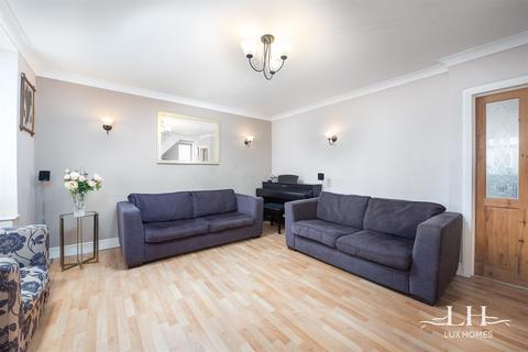 22 Birch Road, Romford, RM7 8EP