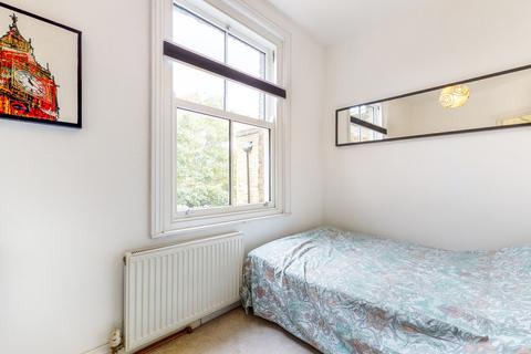 37c Bellefields Road, London, SW9 9UH