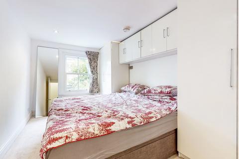 37c Bellefields Road, London, SW9 9UH