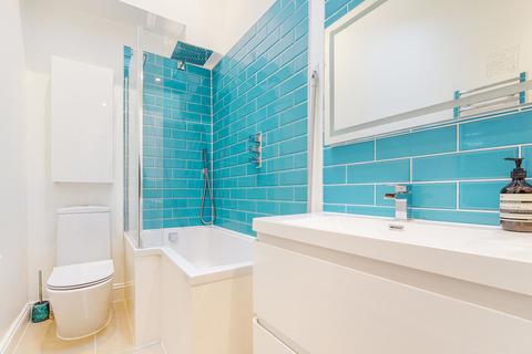 37c Bellefields Road, London, SW9 9UH