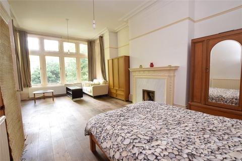 Flat 1, 21 Burton Crescent, Leeds, LS6 4DN