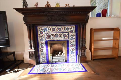 Flat 1, 21 Burton Crescent, Leeds, LS6 4DN