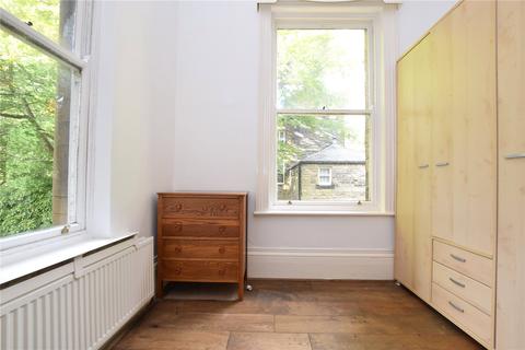 Flat 1, 21 Burton Crescent, Leeds, LS6 4DN