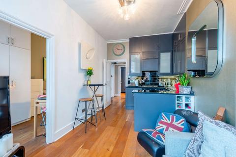 2 bedroom flat for sale, Fulham Road, London