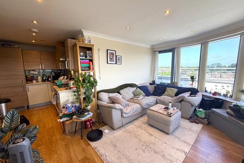 1 bedroom penthouse to rent, Monument Court, Stevenage