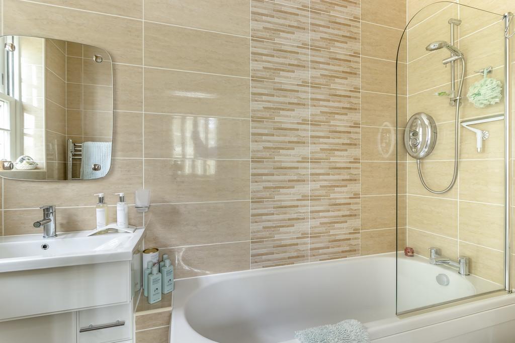 Bedroom 2 Ensuite