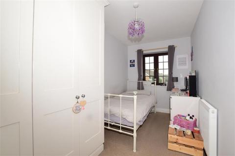 7 Oak Road, Leatherhead, KT22 7PH