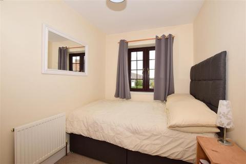 7 Oak Road, Leatherhead, KT22 7PH