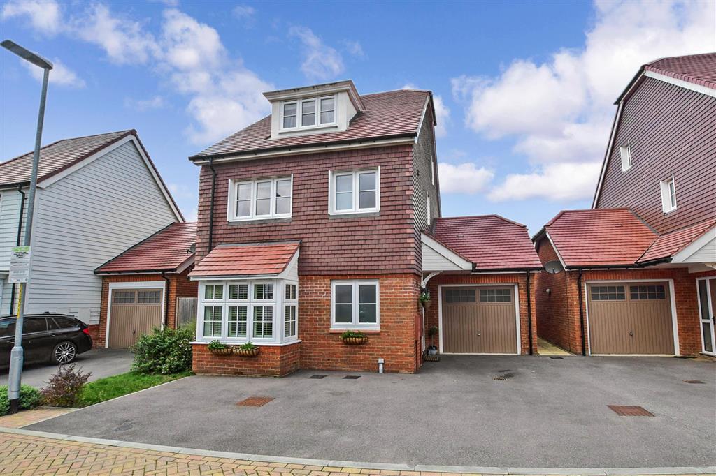 Hazelwood Close, Tonbridge, Kent 4 bed detached house £600,000