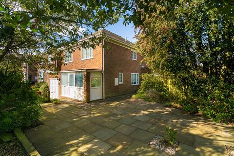 15 Grange Road, Saltwood, Hythe, CT21 4QS