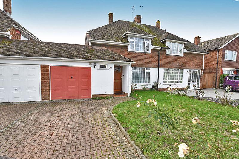 Beverley Road, Barming ME16 9DU 4 bed semidetached house £1,475 pcm